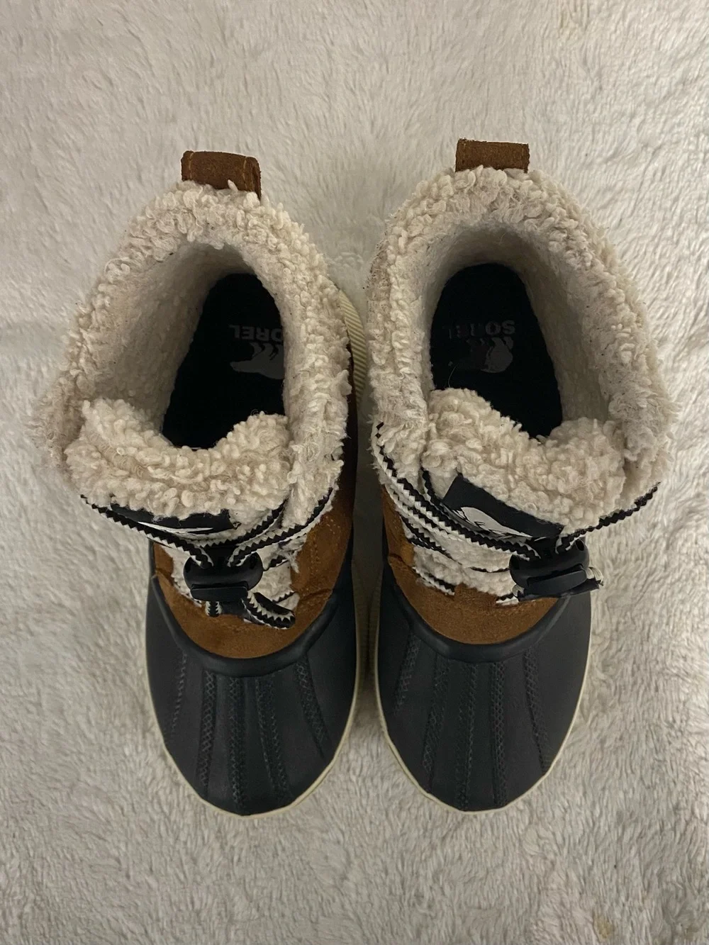 Sorel Out n About IV Chillz Waterproof Duck Boots Youth Size 4 Taffy Black